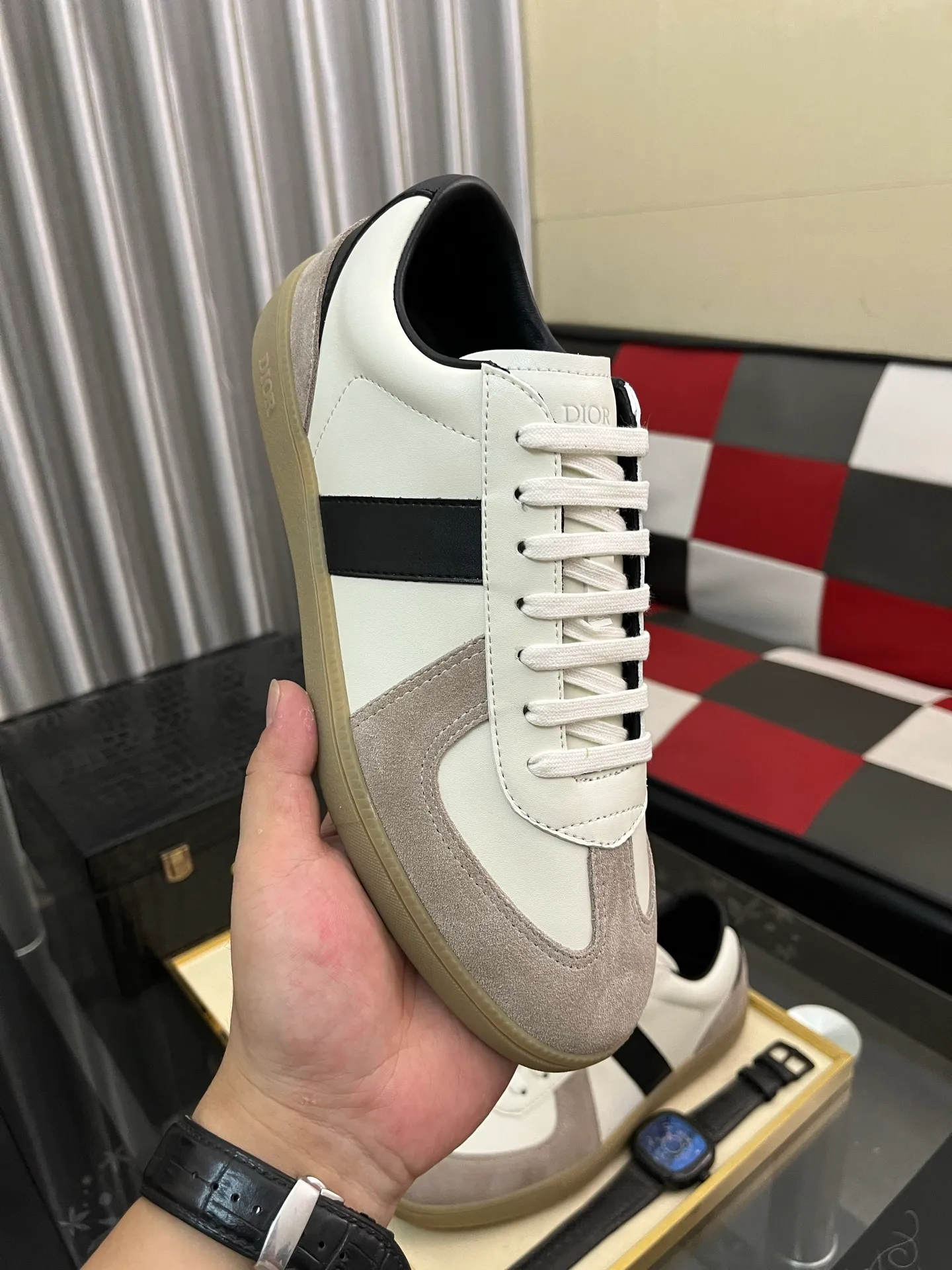 Men's shoes 💰380⌚️⌚️ 【Dior*DIAO】original quality.~ Unique modern style sneakers. 🏃A must-have casual shoe for trendy men😍😍 Original brand imported from Italy, imported original leather, sheep lining (refuses to discolor and grind feet) Sole: Original sole provided by the original factory, French lazy style design ⚠️Fit to the feet, original quality, super comfortable original sole. Code number: 38-448️⃣Colors available